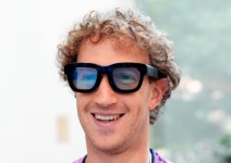 AI 올인 메타, 첫 디스플레이 탑재 스마트글라스 공개 임박 [친절한 IT]