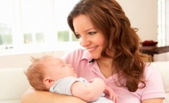 아기도 고기와 생선 꼭 먹어야 하는 이유