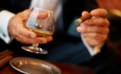 담배 피우면 술도 마시고 싶어지는 이유