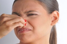 병든 사람에게서 역한 냄새가 나는 이유