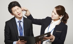 무능한 상사일수록 아랫사람 더 괴롭힌다