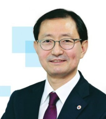 추무진 회장 아슬아슬 의협회장 재선