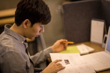 머리 쓰길 좋아하는 사람, 움직이기 싫어한다