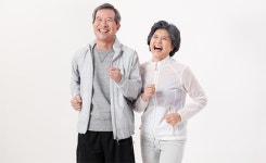 노인 건강 채소·과일론 부족...육류도 먹어야 효과 UP!