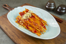 ‘산에서 나는 고기’ 더덕, 요즘 특히 좋은 이유