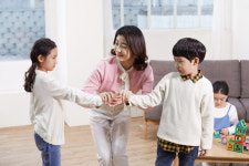 ADHD 자녀, 또래와 잘 지내려면 이렇게