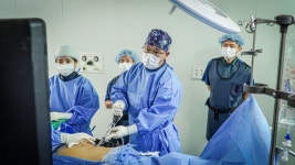 부산큰병원 윤명수, 단일공 척추내시경 해외 의사들에 시연