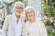 53세 배용준, ‘백발의 욘사마’ 포착…그레이 헤어가 대세?