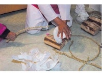 “굿도 보고 떡도 먹고”