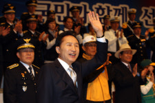 이 대통령 “국민의 경찰, 선진 경찰로 거듭나야”