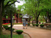 “춘향이 게 안에 있느냐~”