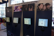 비빔밥에 한방차, 홍삼캔디까지…한글 캘리그라피도 인기