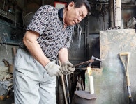 한여름 불볕더위도 대장간 열기에 녹아버렸다!