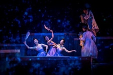 이게 전통공연이야? 태양의 서커스야?