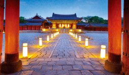 은은한 달빛 안내 받으며 타박타박 시간 여행