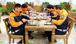 10초 만에 현장 출동…‘안전 수호신’ 몸을 던지다