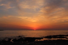 혼자여도 괜찮아, 아름다운 노을과 함께 걷는 길이라면