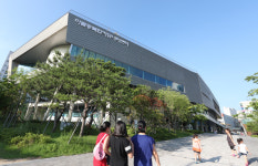 먹자골목부터 호수공원까지…행복도시는 지금