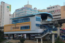 이게 전철이야, 롤러코스터야?