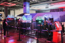 가상현실(VR) 롤러코스터 탔더니 빙글빙글~