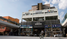 50년 만에 새 단장 ‘세운상가’ 가보니