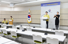 정부 “미국 등 면밀 모니터링…유럽외 입국자 검역강화 방안 마련 계획”