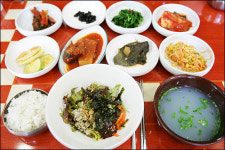 [맛집]푸르스름한 섬진강 맛, 재첩-치평동 `섬진강재첩’