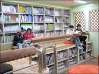 “큰 도서관이 손 잡아 주세요”