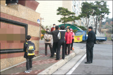 “우리 아파트 통행 금지!”