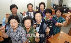 디지털 실버족 “젊게 사는 비결, 여기!”