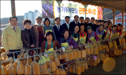 농협경기지역본부, 요양원에 전통된장 전달