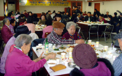영통2동, 따끈한 점심으로 孝 실천