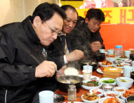[포토] 유인촌 장관, 수원 못골시장 방문
