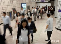 우측통행·우회전·우로봐…