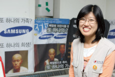 유족들이 가장 먼저 그녀를 찾았다