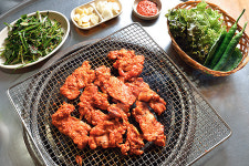 여행을 떠나요 ‘먹방’ 찍으러