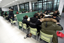 “돌도 씹어 먹을 나이? 밥상 뒤엎어라”