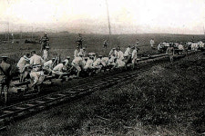 달리는 경의선에는 항쟁이 흐르고 있었지