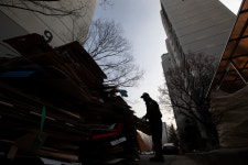 경비복 입은 우리도 사람입니다 [포토IN]