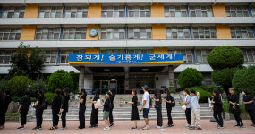 서이초 교사 49재, 공교육 정상화의 시작일까