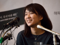 지독한 소설주의자, 노벨문학상 수상 한강 작가의 30년 [사람IN]