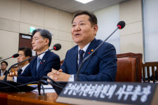윤석열 출국금지에서 이상민 ‘행복’ 이임사까지, 탄핵 재표결 D-5일의 기록