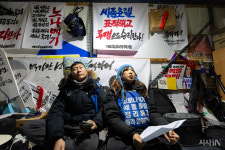호텔 앞 펼쳐진 무지개색 농성장 [잊지 말아야 할 투쟁 현장 ③]