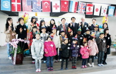 “지구촌국제학교에 입학했어요”