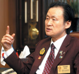 “여성 로타리안의 신선한 바람 기대”