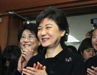 여성들, 공천 왕따 속에도 선전