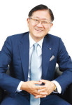 서경배 아모레퍼시픽 대표이사 “여성이 키운 회사, 여성에게 돌려드립니다”