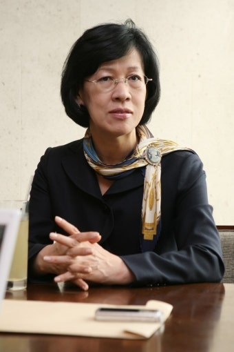 “여성 일자리 창출과 투자 유치에 바쁜 나날 보내”