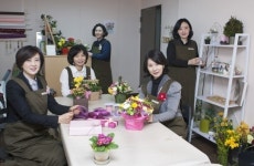 전업주부 7인, 기부위해 돈 벌어요