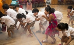 “집밖으로 나가 119 전화해요”